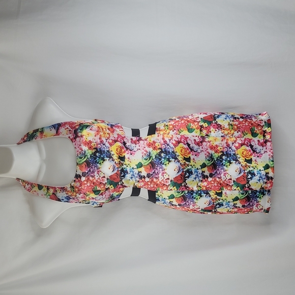 Do & Be cut out floral body hugging bodycon dress sz Small NWT - Picture 1 of 11